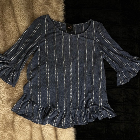 W5 Bell Sleeve Southern Chic Boutique Top (Size M) - Picture 4 of 10